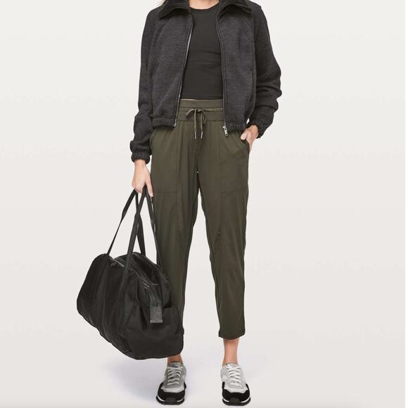 LULULEMON Dance Studio Crop *25" Dark Olive Green Sz 2 {R26} - Picture 1 of 8